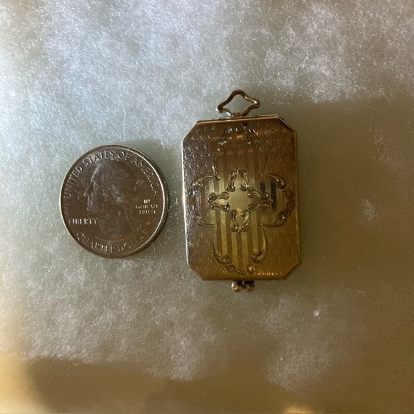 Antique Victorian Sterling Silver Locket - Picture 7 of 8